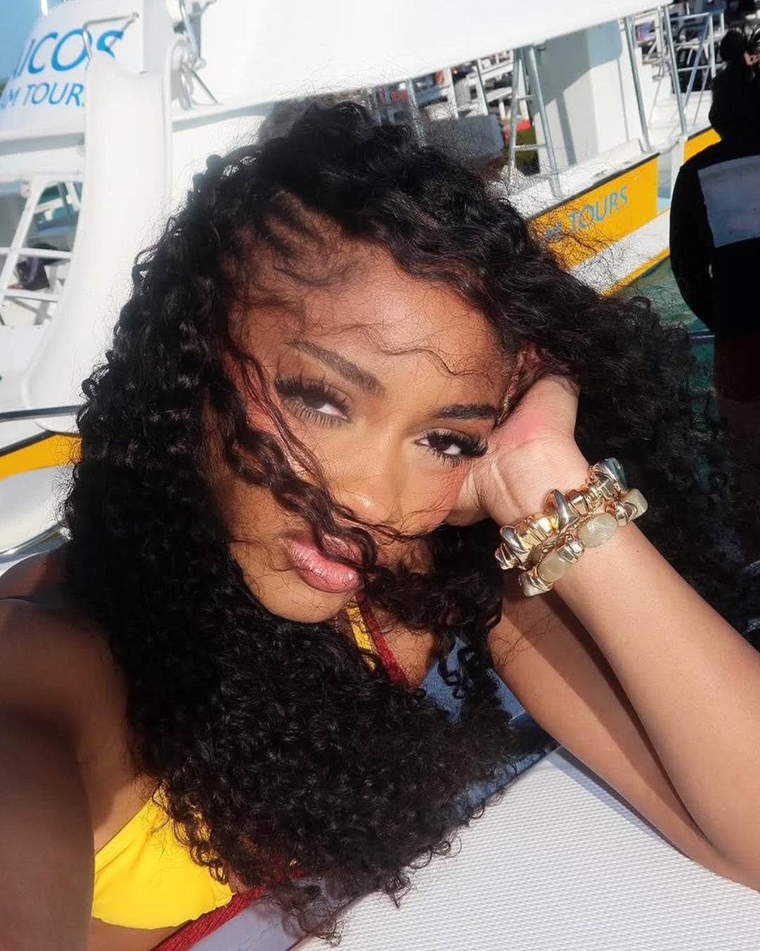 Burmese Curly Closure